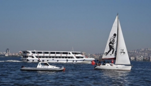 Osmanlı'nın kapitülasyonlarla yabancı ülke gemilerine verdiği ayrıcalığı kaldıran Kabotaj Kanunu delindi. 200 bin lira ödeyen yabancı gemilere denizlerimiz açıldı.