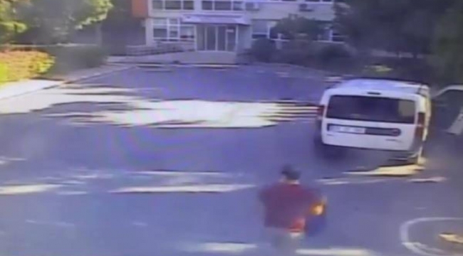 Bakırköyde suç delili olan 2 şişe alkolü çaldılar