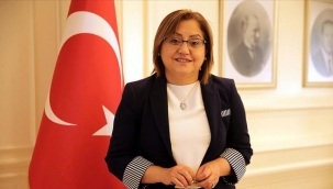 AKPli büyükşehir belediyesinin dağıttığı ekmek fişleri, hiçbir yerde geçmiyor: Fatma Şahin artık şehrin sahibi gibi davranıyor
