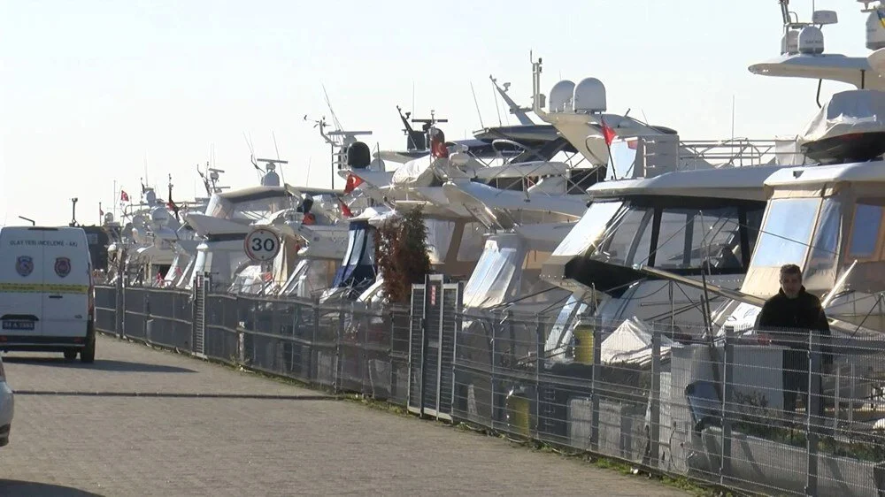 Ataköy Marina'da bir yat soyuldu