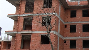 Bahçelievler'de kentsel dönüşümle yapılan binalar eskisinden de çürük çıktı