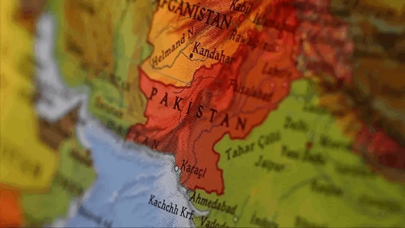 Pakistan Afganistan'ı vurdu: Ölü ve yaralılar var