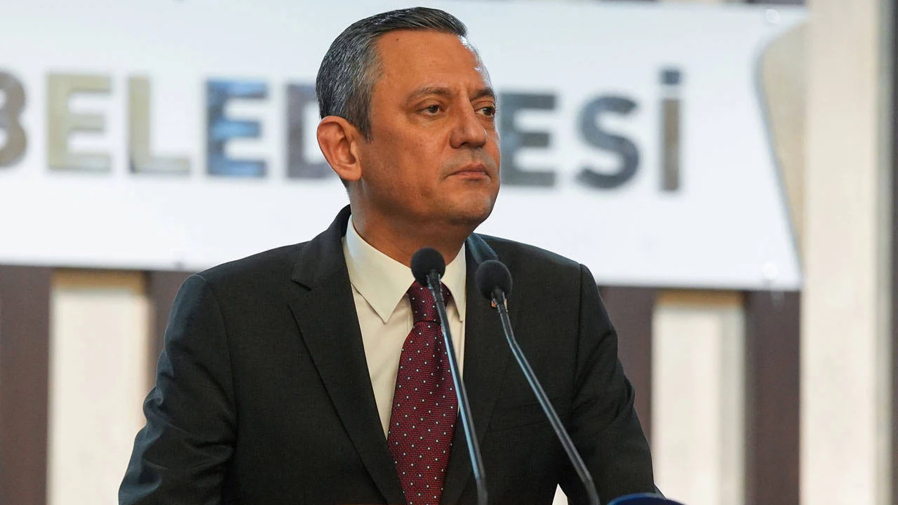 Özgür Özel: Erdoğan kendi sözünün yankısıyla uyuyamıyor, kimden korktukları belli!