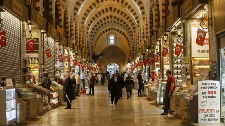 Kapalıçarşı'da 23 dükkana baskın: 40 kişi gözaltına alındı