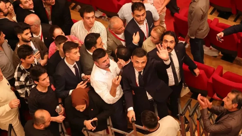 CHP İstanbul İl Kongre Davası Ertelendi! Gürsel Tekin Görevine Devam Edecek